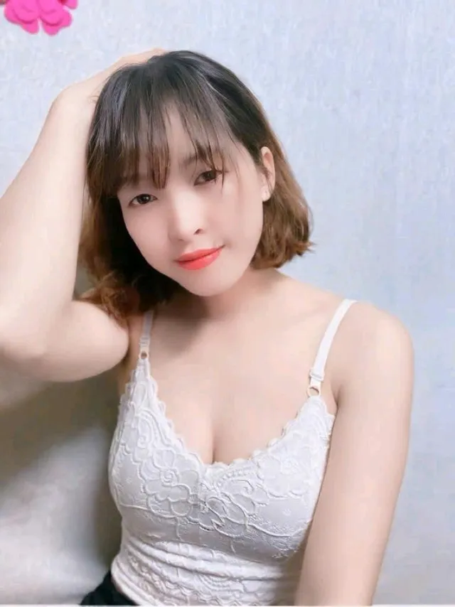 A smiling person on a free video chat call with no sign-up required